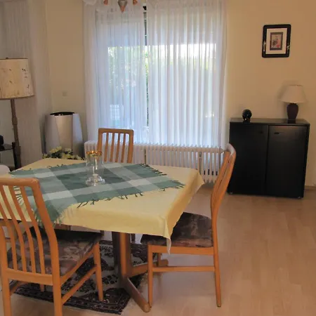 Uni - Luebeck Apartament *